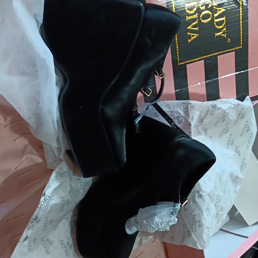 Black Wedge Shoes with Elegant Design